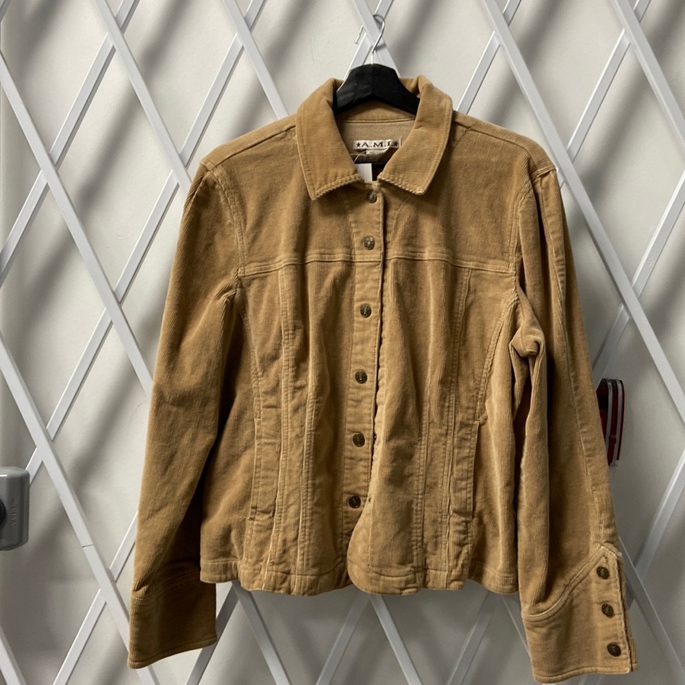 A.M.I. Corduroy Button Up - L